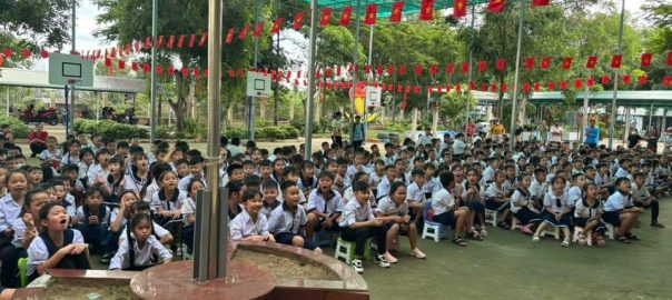HOAT DONG CHUNG 4