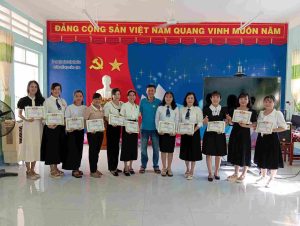 CĐV nhận khen thưởng